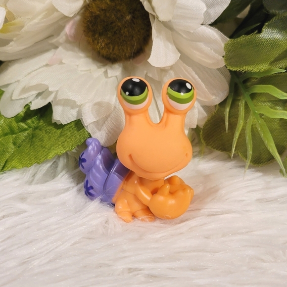 Littlest Pet Shop Authentic LPS #352 Orange Hermit Crab Purple Green Eyes - Picture 1 of 12